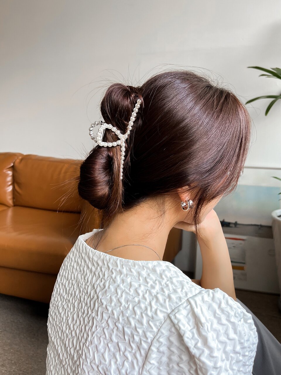 Faux Pearl Decor Hair Claw