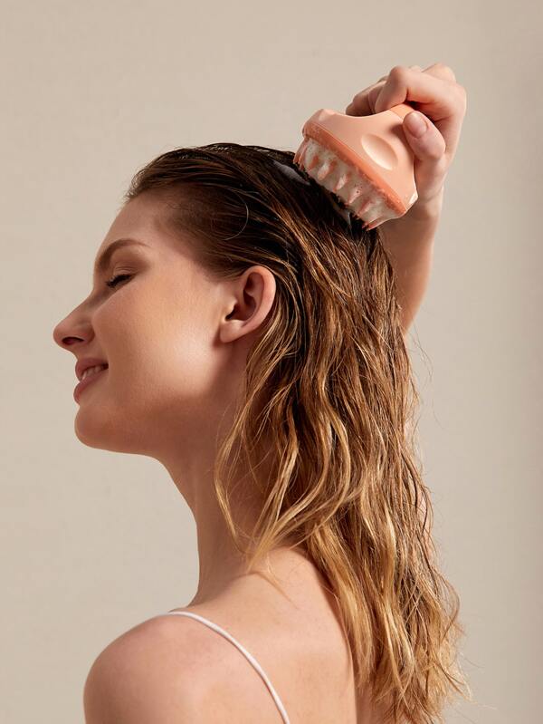 SHEIN BASIC LIVING Valentine's Day Color Block Shampoo Massage Brush