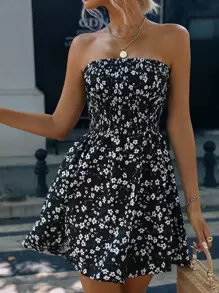 SHEIN Holidaya Ditsy Floral Shirred Frilled Backless Tube Dress Vacation Beach Outfits Women - Black - View 3