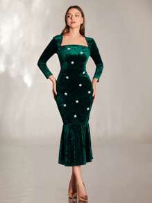 Modelyn Floral Appliques Square Neck Mermaid Hem Velvet Dress - Dark Green - View 4