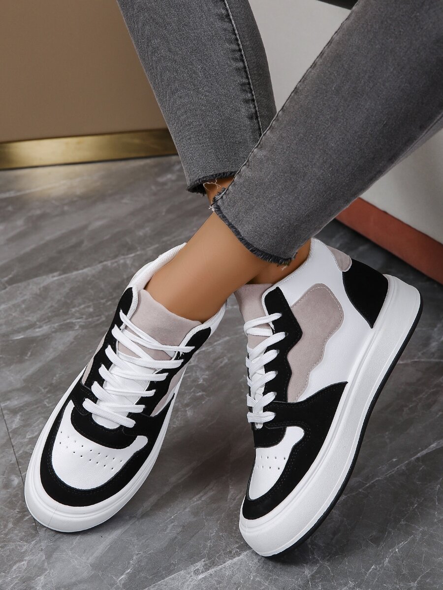 Colorblock Lace-up Front High Top Skate Shoes, High-top Black & White Color-blocked Women's Athletic Sneakers - Black and White - View 1