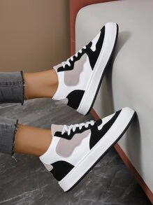Colorblock Lace-up Front High Top Skate Shoes, High-top Black & White Color-blocked Women's Athletic Sneakers - Black and White - View 4