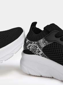 CUCCOO BASICS Snakeskin Print Lace-up Front Running Shoes - Black - View 3