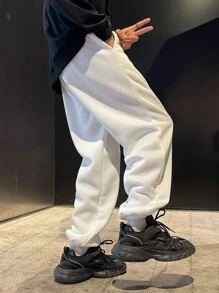 Manfinity Hypemode Quần thể thao Nam Dây kéo Túi Lá thư Nhiệt đới - trắng - Xem 2