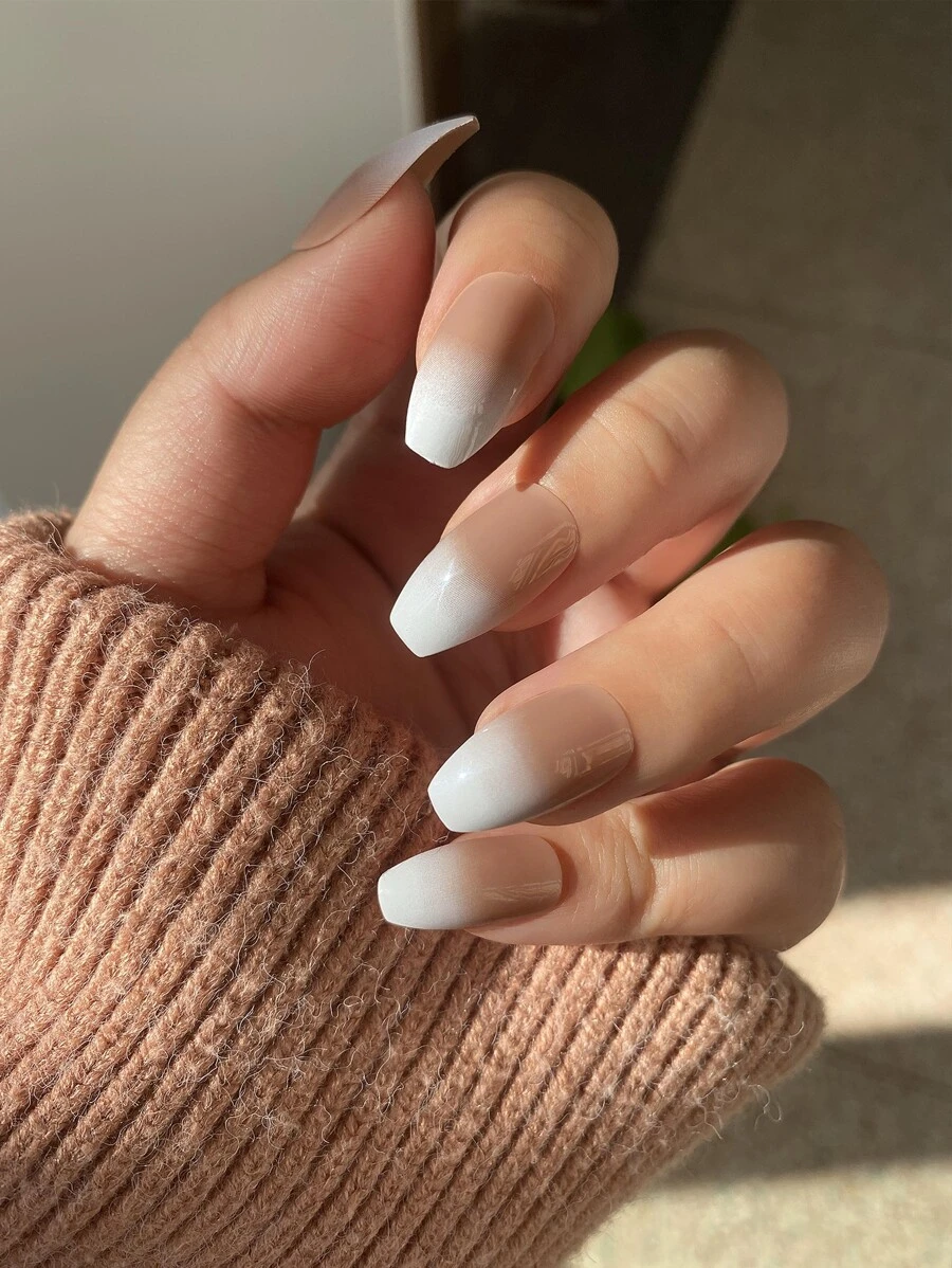 使用貼片指甲輕鬆打造魅力美甲，中等法式裸色漸層假指甲套裝，美甲貼片假甲，指甲美甲套裝 - 彩色 - 查看 1