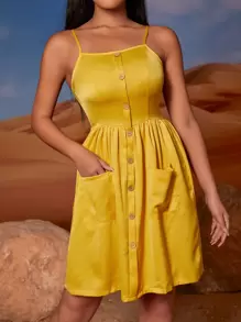 SHEIN Unity Vestido de tirantes con doble bolsillo con botón - Amarillo - Ver 1