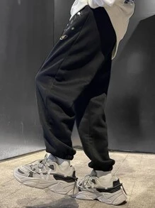 Manfinity Hypemode Men Cartoon & Letter Graphic Joggers - Black - View 2