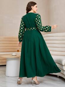 Al Najma Đầm Plus Size Thắt lưng Cắt ra Đồ họa Hấp dẫn - Màu xanh lá cây đậm - Xem 2