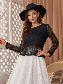 Top con encaje floral bajo con fruncido - Negro - Ver 5