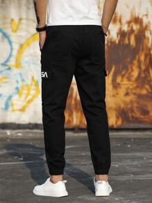 Manfinity Men Letter Graphic Flap Pocket Side Drawstring Waist Cargo Jeans - Black - View 2