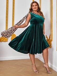 Retro Peaches Plus Leopard Print One Shoulder Velvet Dress - Dark Green - View 4