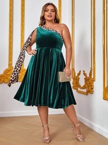 Retro Peaches Plus Leopard Print One Shoulder Velvet Dress - Dark Green - View 7