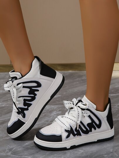 Letter Patch Decor Lace-up Front Skate Shoes