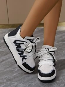 字母貼飾前綁帶板鞋 - 黑與白 - 查看 4