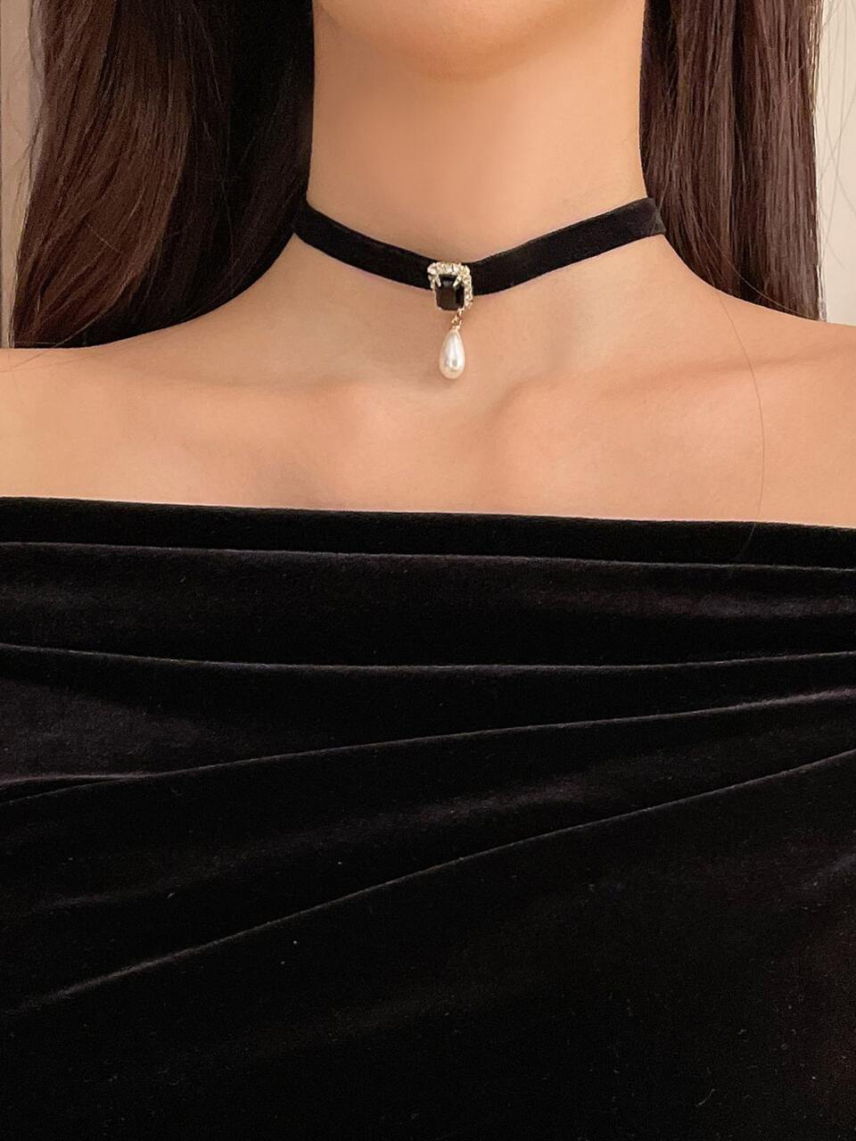 Faux Pearl & Rhinestone Decor Choker