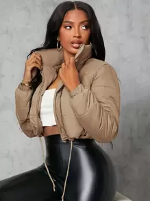 SHEIN SXY Abrigo corto acolchado con cremallera y cordón, informal para finales de otoño para damas, manga regular, cuello de embudo, corte regular, color caqui liso, abrigos de mujer para el invierno, abrigo de invierno/ moda de invierno - Caqui - Ver 1