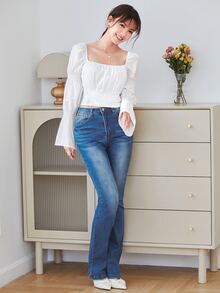 Solid Puff Sleeve Ruched Bust Overlap Hem Crop Blouse - White - View 4