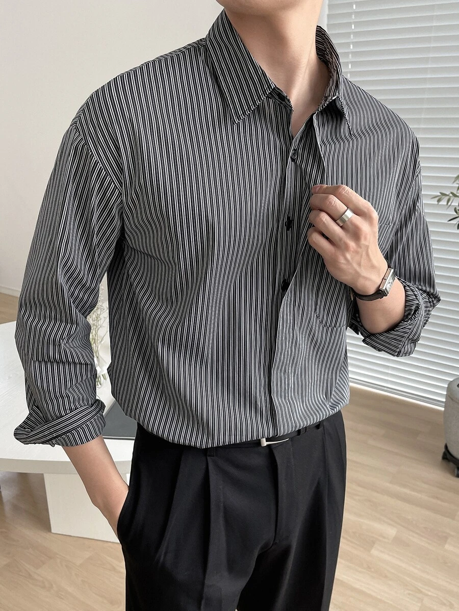 DAZY Camisa de vestir con botones ocultos y rayas para hombres - Blanco y Negro - Ver 1