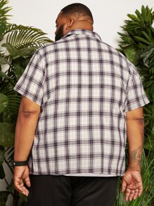 Manfinity Men Plus Plaid Patched Pocket Shirt - Multicolor - View 2