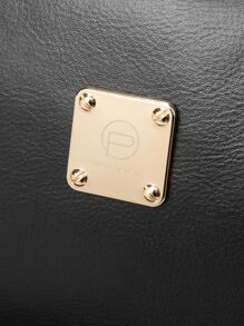 Mochila mini decorada con remaches y accesorios