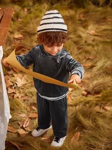 SHEIN 小男童袋鼠口袋連帽衫和運動褲 - 深灰色 - 查看 8