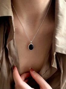 Nooxian Oval Pendant Necklace - Multicolor - View 2