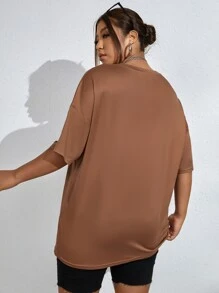 SHEIN EZwear 大碼字母壓紋落肩T恤 - 棕色 - 查看 2