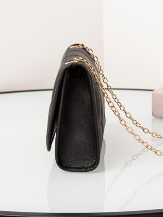 Mini Geometric Quilted Chain Crossbody BagHasp black purse vacation For Lady,For Teen Girls,For School Student,For Teenagers Cute,Soft Small Crossbody Bag for Women Cell Phone Wallet Purse Clutch Handbags with Credit Card Slots