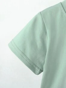 SHEIN 年轻男孩卡通恐龙 T 恤搭配运动短裤男童恐龙衣服男童短裤套装口袋男婴套装 - 彩色 - 查看 4