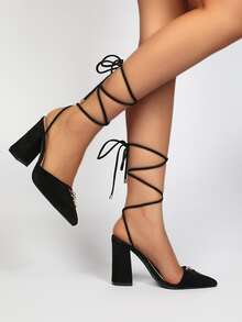 仿麂皮鑰匙和鎖裝飾尖頭粗跟條帶高跟鞋 - 黑色 - 查看 2