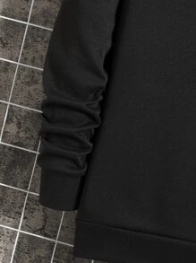 Manfinity Dauomo 男士外星人和字母圖案加絨內裏運動衫 - 黑色 - 查看 6