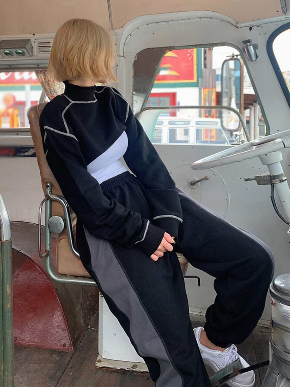 Contrast Topstitching High Neck Sweatshirt