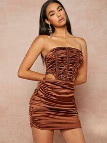 褶邊拼塊抹胸上衣和裙子套裝