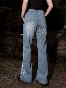 ROMWE Goth Floral Embroidery Flare Leg Jeans - Dark Wash - View 5
