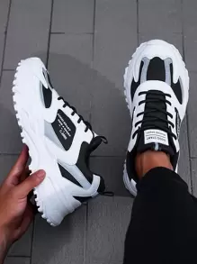 Zapatos de moda casual de suela gruesa para hombre, nuevos, se pueden usar para exterior, estilo reflectante de noche para papá