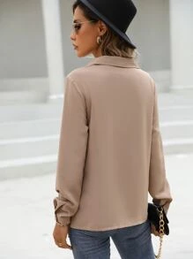 SHEIN LUNE 素色前紐扣襯衫 - 卡其色 - 查看 2
