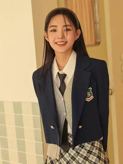 DAZY 1pc Letter Embroidery Double Button Lapel Collar Crop Blazer Business Attire