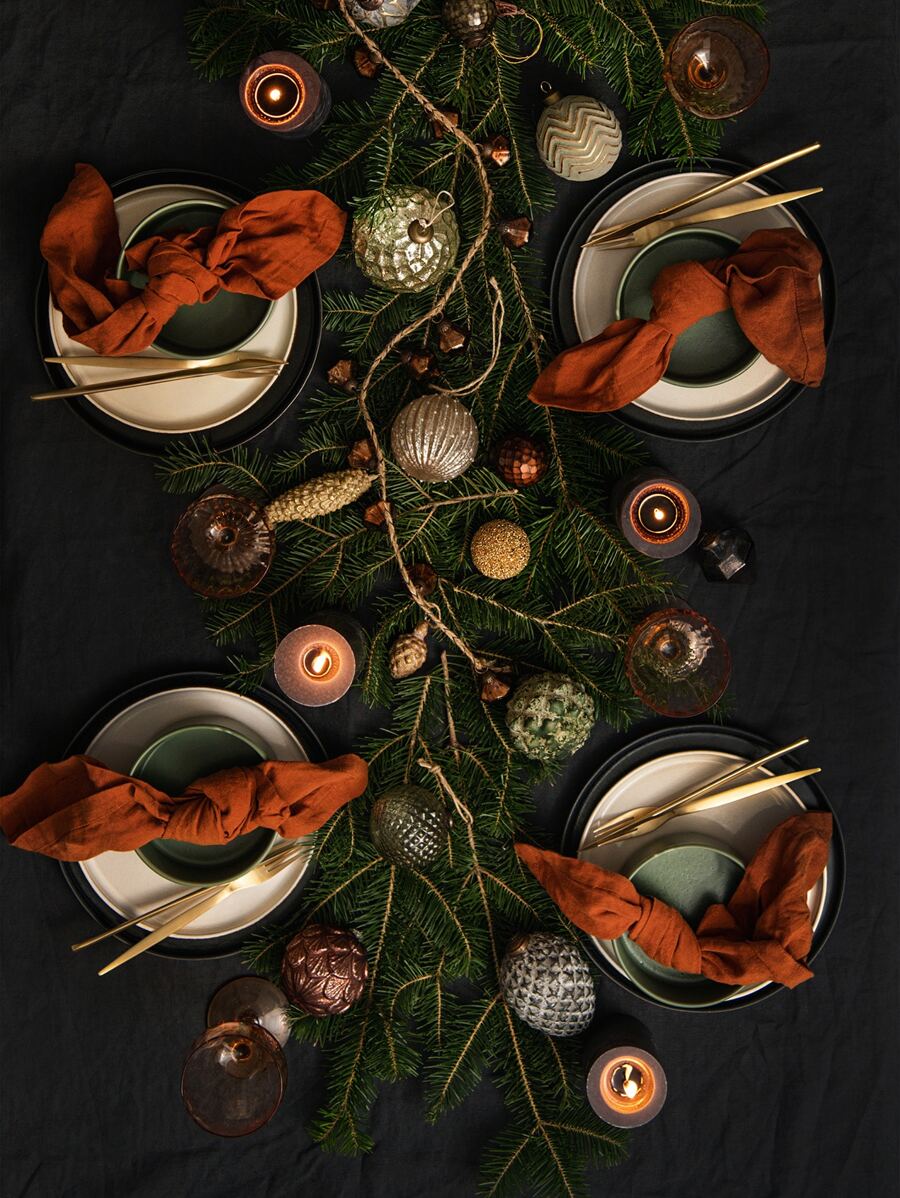 1pc Red Soft And Skin-friendly Napkin