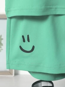 SHEIN 2入組男童休閒純色笑臉印花短袖襯衫和印花短褲套裝，適用於夏季、休閒、派對、日常穿著、學校、旅遊和聚會 - 綠色 - 查看 3