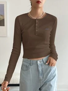 DAZY 字母拼接細節半扣t恤 - 咖啡棕 - 查看 3