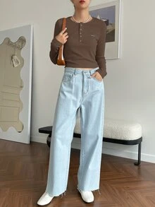 DAZY 字母拼接細節半扣t恤 - 咖啡棕 - 查看 4