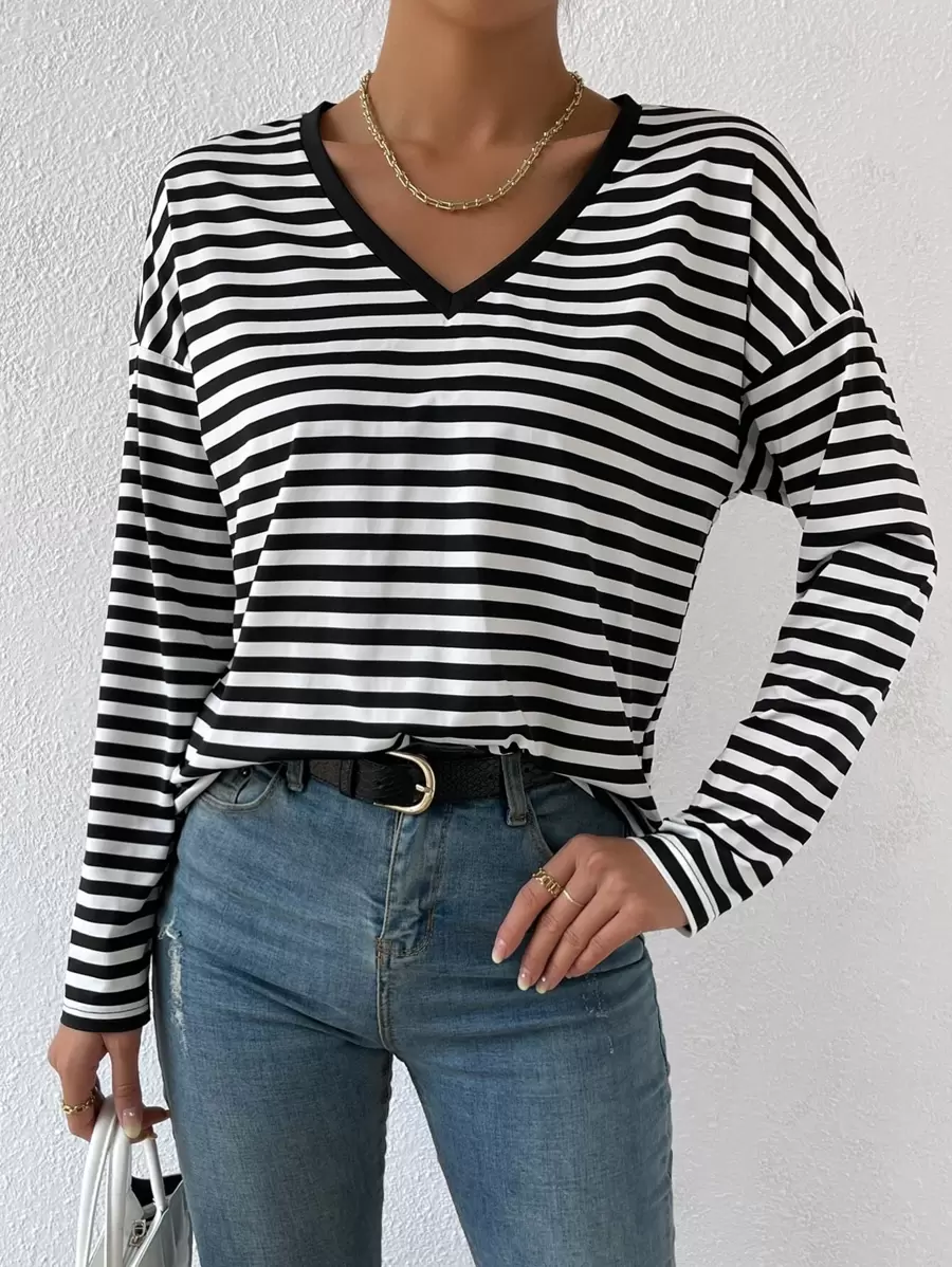 SHEIN LUNE 條紋印花V領T恤 - 黑與白 - 查看 1