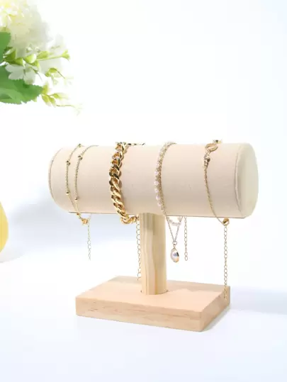 מעמד תצוגה לצמידים - בסיס עץ מלא מרובע ברוחב 10 ס"מ (יציב ולא מתנדנד), משטח בד מיקרופייבר (רך, מונע החלקה ומתאים למספר חלקים) לאחסון תכשיטים לבית, קישוטים, אביזרי שולחן איפור