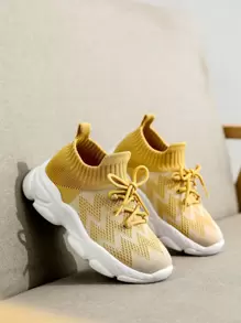 Sporty Running Shoes For Boys, Chevron Pattern Lace-up Front Sneakers - Multicolor - View 1