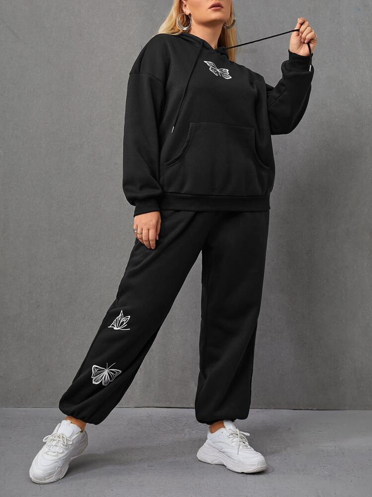 SHEIN EZwear 大碼蝴蝶圖案袋鼠口袋落肩袖抽繩連帽衫和運動褲 - 黑色 - 查看 1