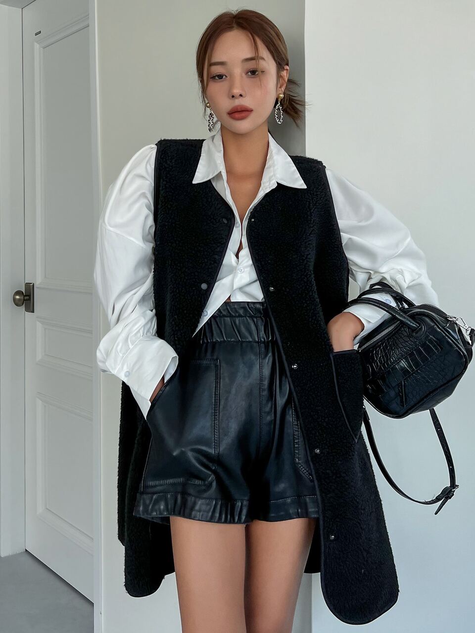 Snap Button Front Pocket Patched Teddy Vest Coat