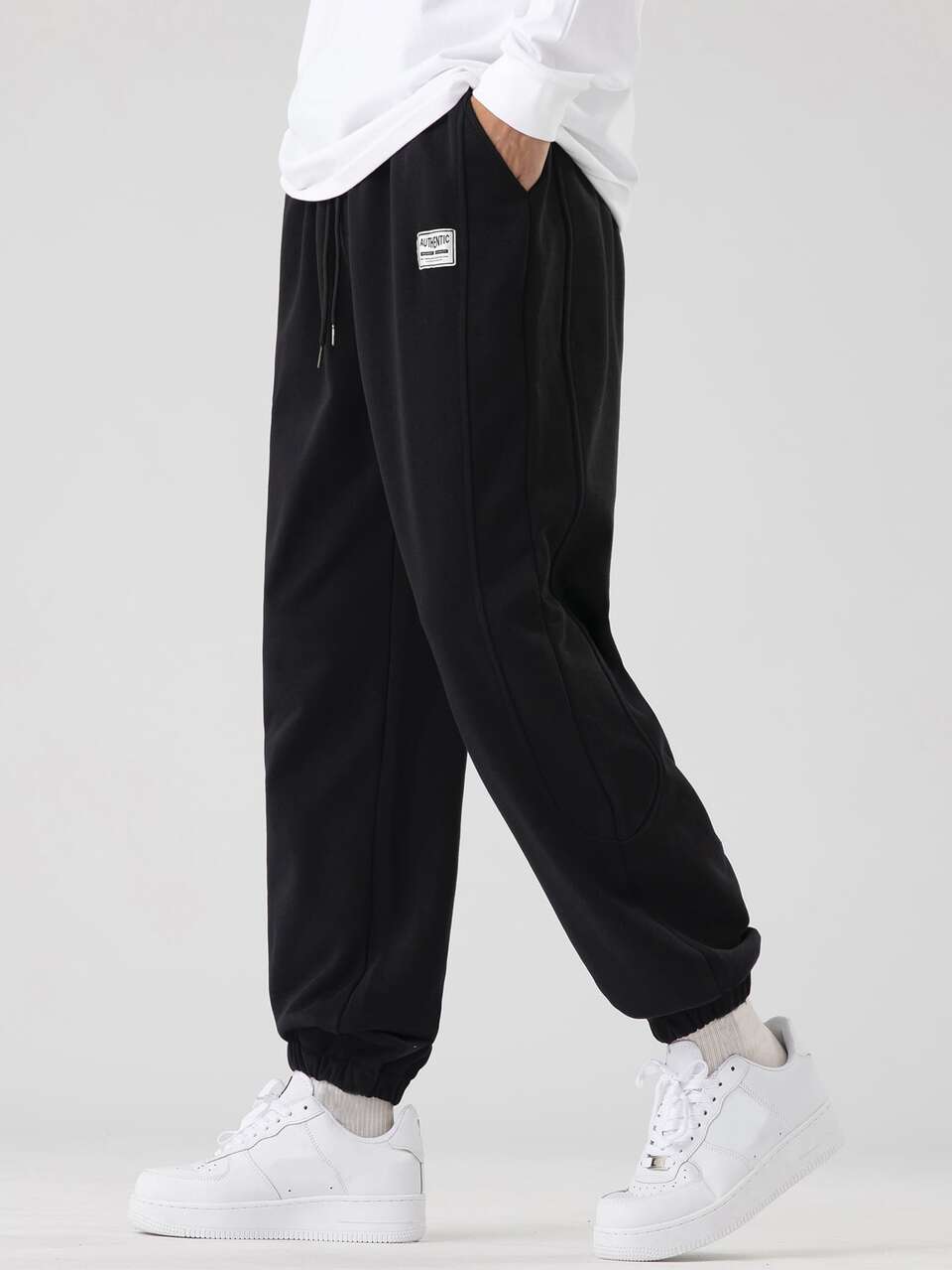 Loose-Fit Men's Slant Pocket Patched Jogger Sweatpants