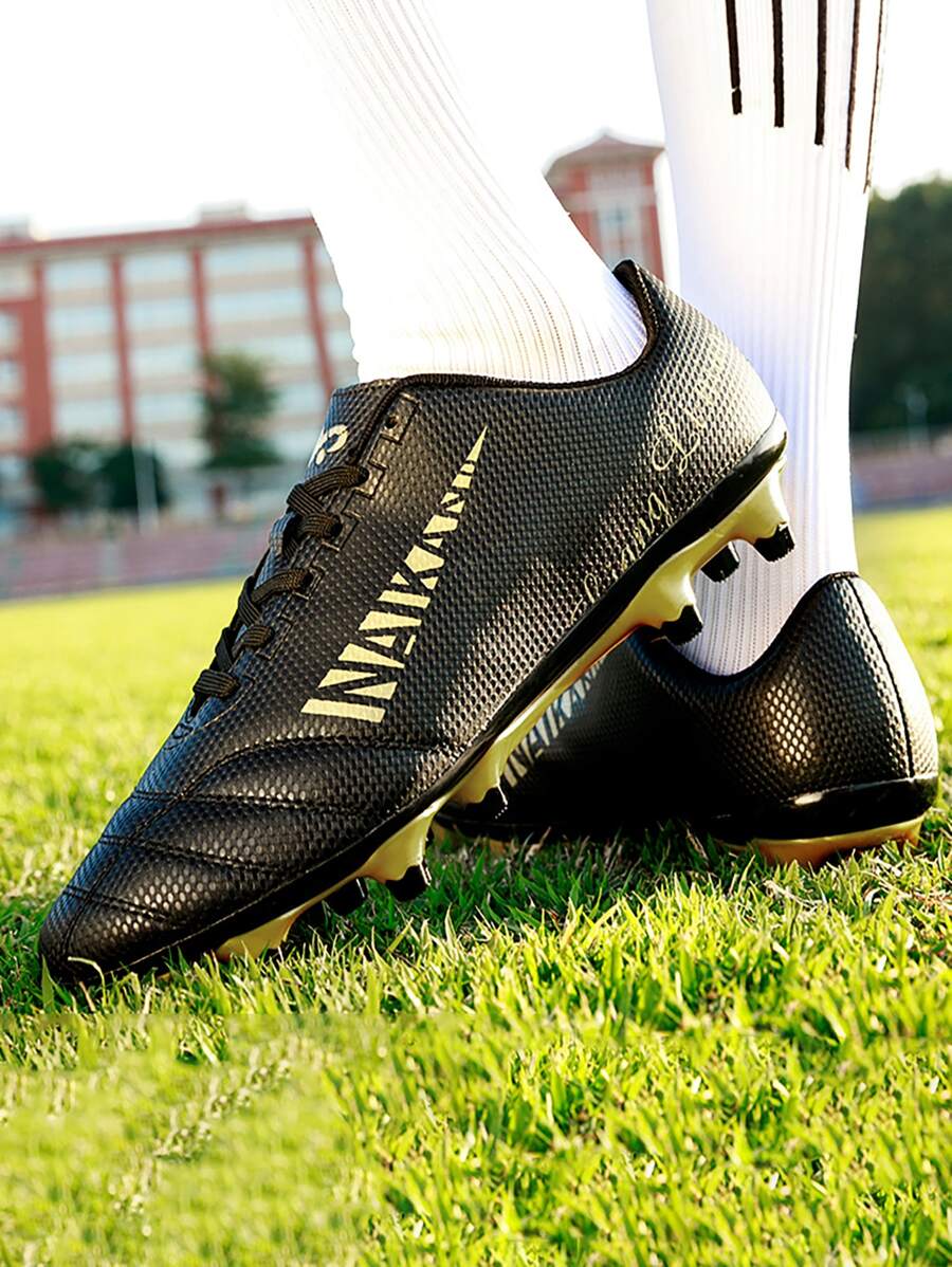 Men Letter Detail Soccer Shoes