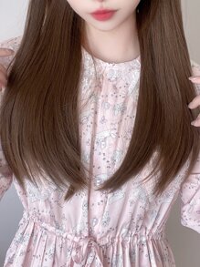 alicegarden 24 Inch Long Straight Synthetic Hair Wig, Natural Straight Style, Alluring Auburn Color. Designed With Bangs, Made Of Heat-Resistant Fiber For Durability. This Wig Is Ideal For Everyday Use, With A Natural And Realistic Appearance Mimicking Real Hair. Also A Great Gift For Women. (Accessories Not Included) - 鏽棕色 - 查看 4