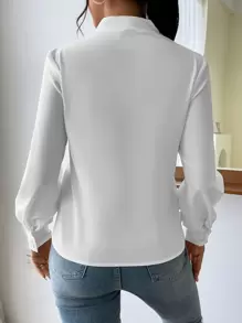 SHEIN Privé 女士日常休闲优雅时尚豹纹 V 领长袖衬衫、音乐节通勤办公室老款、女士休闲长袖 V 领常规版型常规白色常规袖上衣女士衬衫、春季/秋季、职业/商务装/工作服 - 白色 - 查看 2